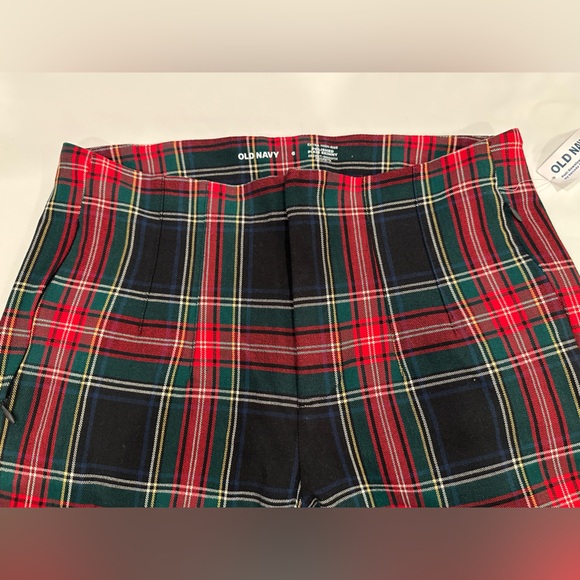Old Navy Festive Plaid Pants - Picture 4 of 6